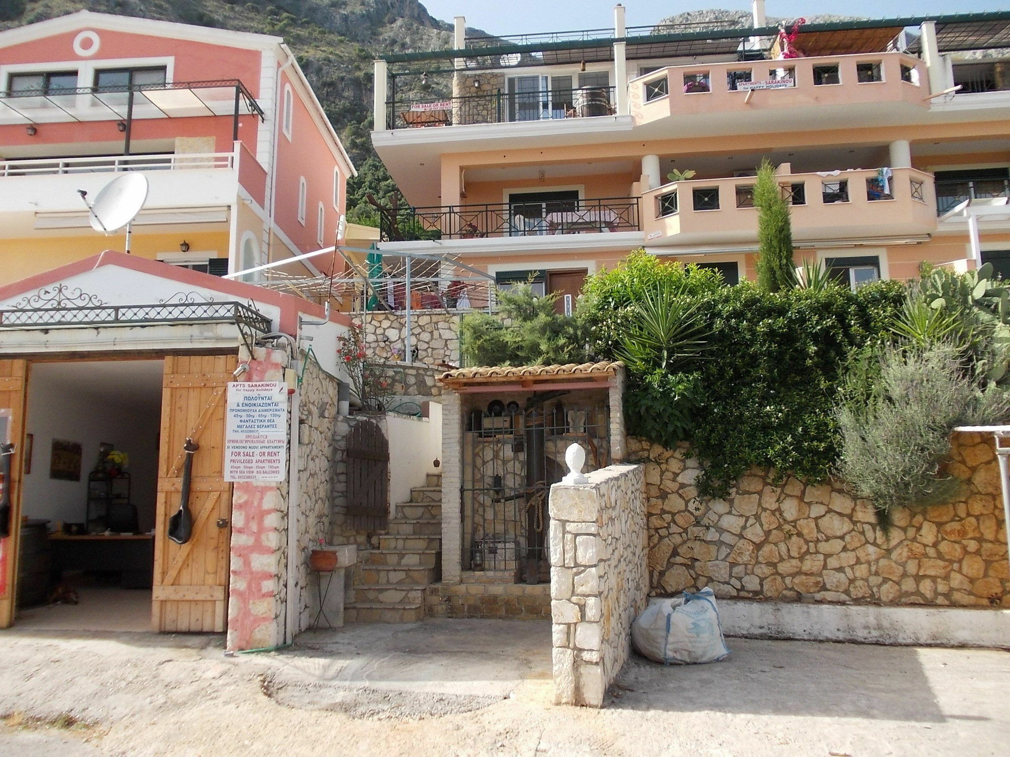 Sarakinos Apartments Barbati Exterior photo